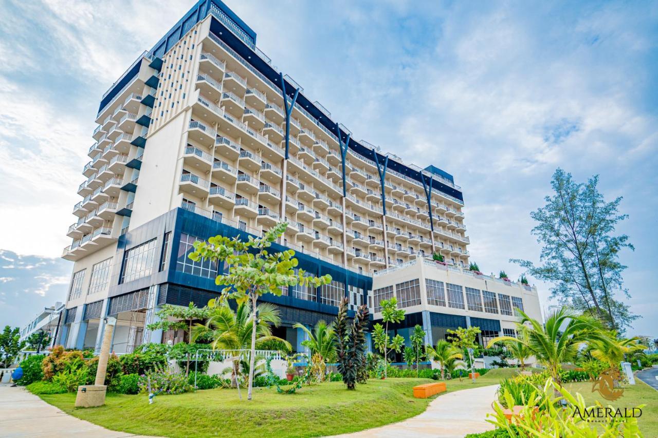 Amerald Resort Hotel Desaru Pengerang Exterior photo